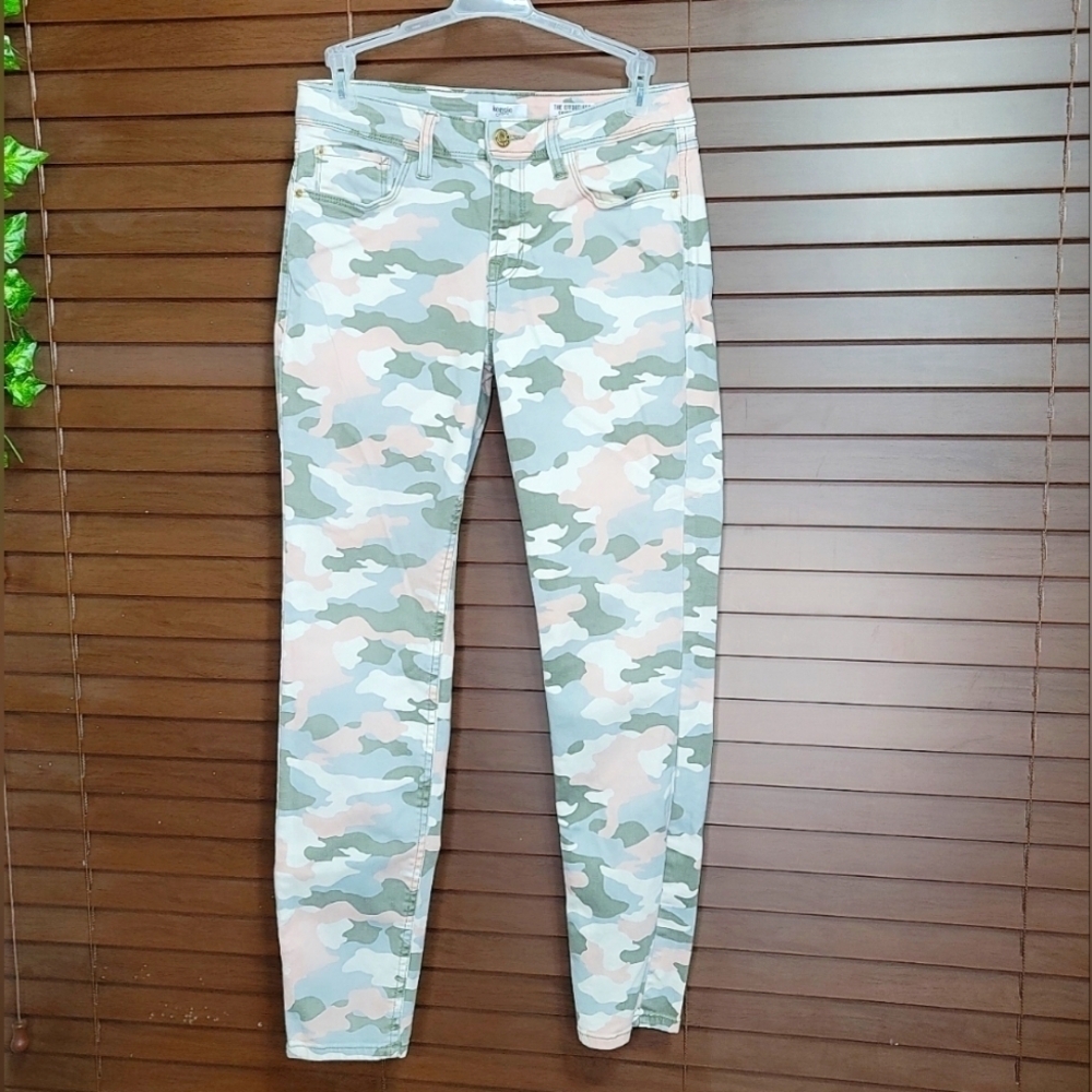 Kensie 'The Effortless Skinny Ankle' Pink Camo Women's Pants Size 4/27